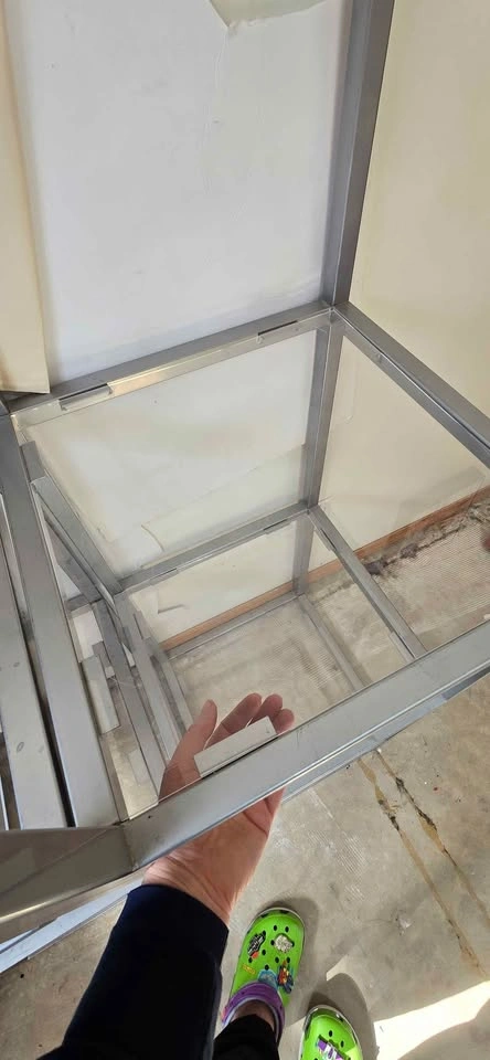 2 Metal Frame Display Shelves - photo 2