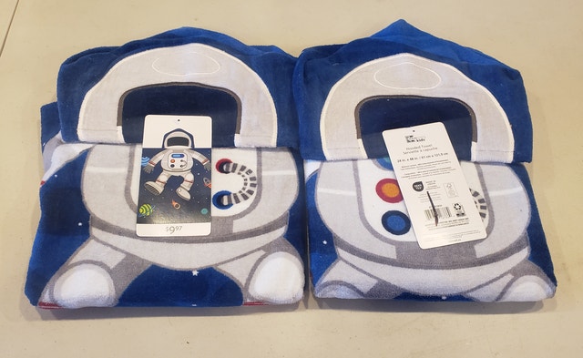 Kids Hooded Towels - Shark Ladybug Astronaut - New - photo 3