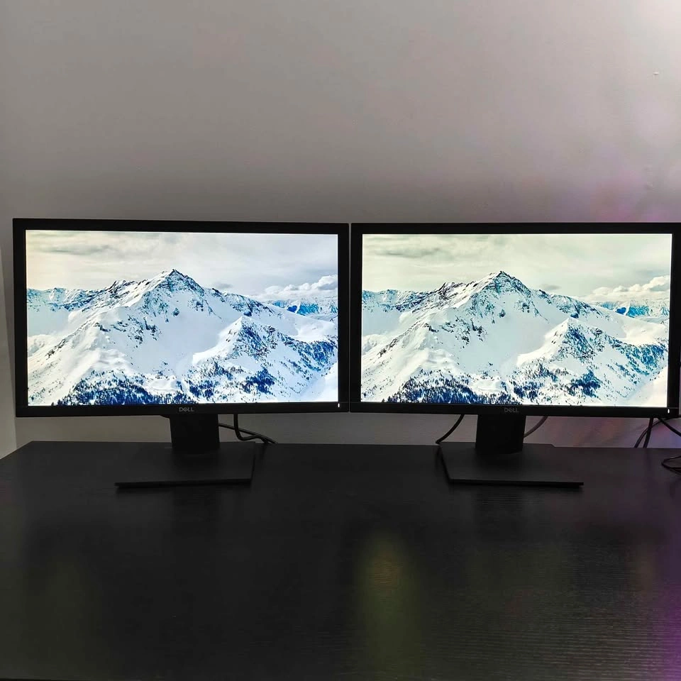 2 Dell 1080p Monitors - Mint Condition - photo 4