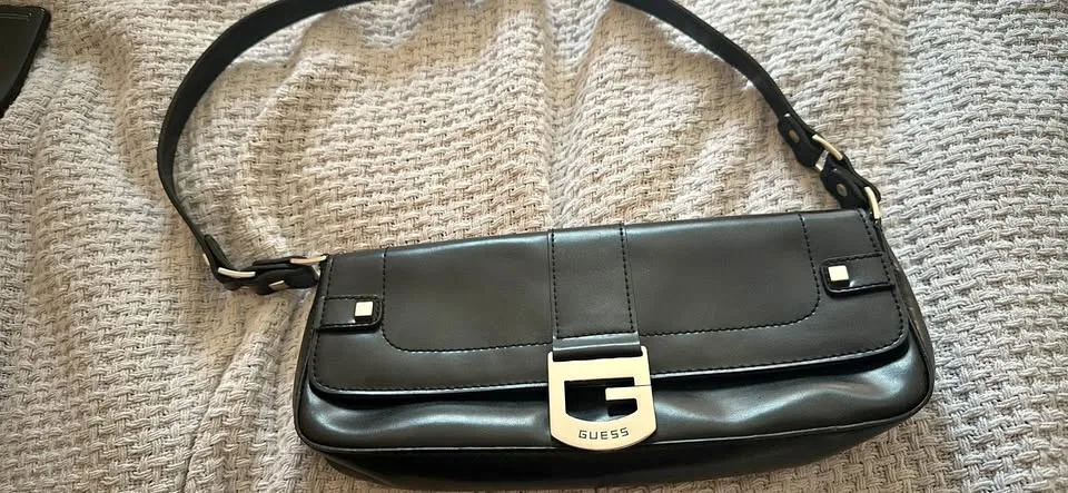 Ladies guess handbag thumbnail