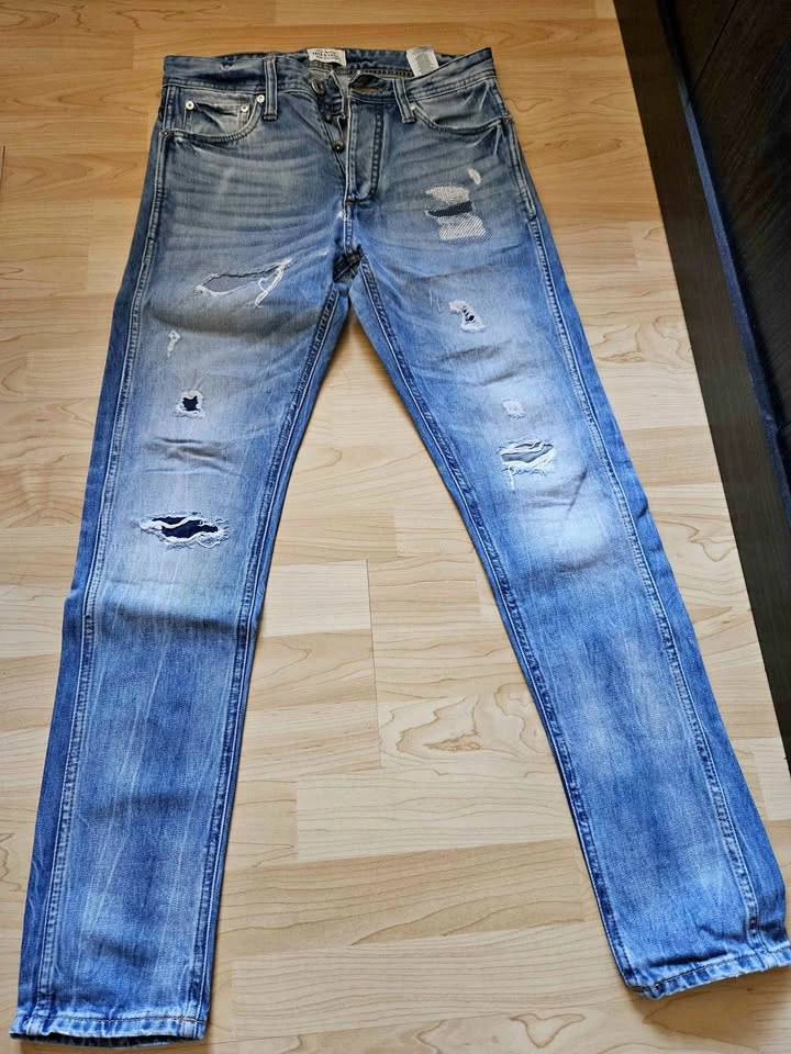 Mens Jeans Jack and Jones 28W x 32L