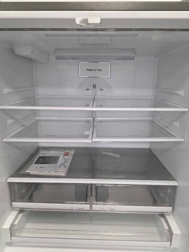 LG 26 cu ft Smart French Door Fridge Dual Ice – $645 - photo 3