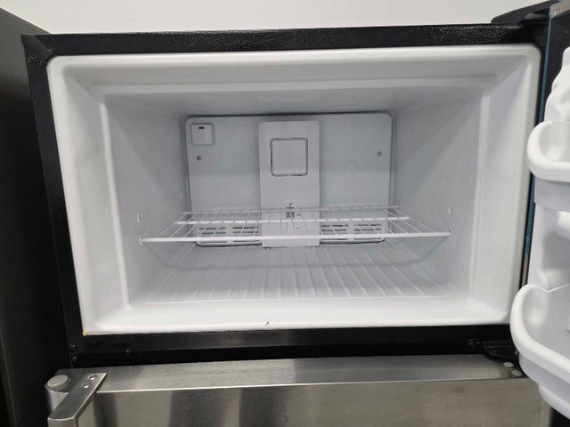 Frigidaire 18 cu ft Top Freezer Fridge – $485 - photo 3