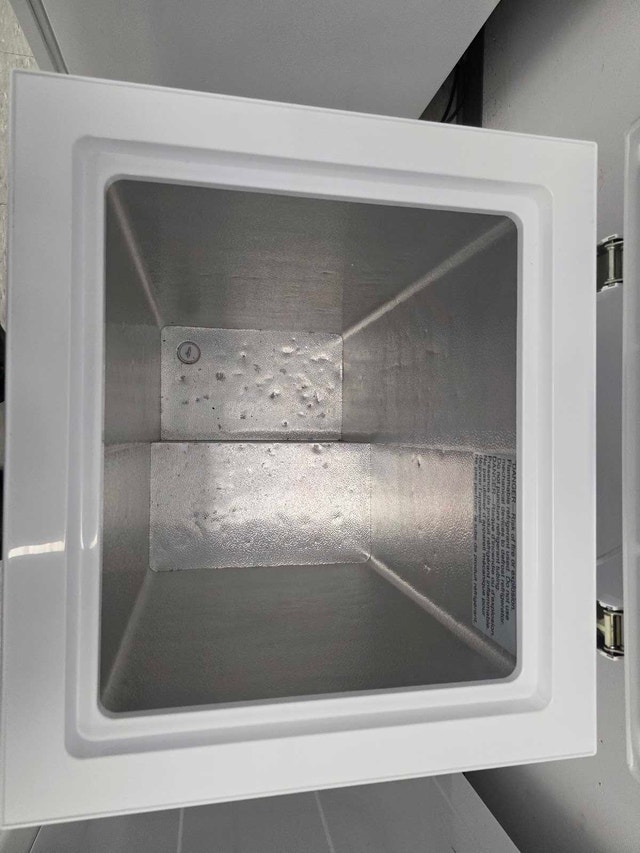 Master Chef 3.5 cu ft Chest Freezer - photo 3