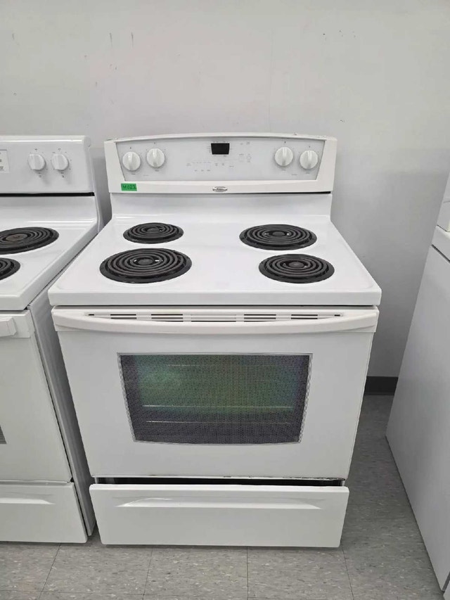 Whirlpool Electric Range – Clean – 3 Month Warranty