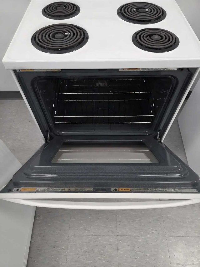 Whirlpool Electric Range – Clean – 3 Month Warranty - photo 4
