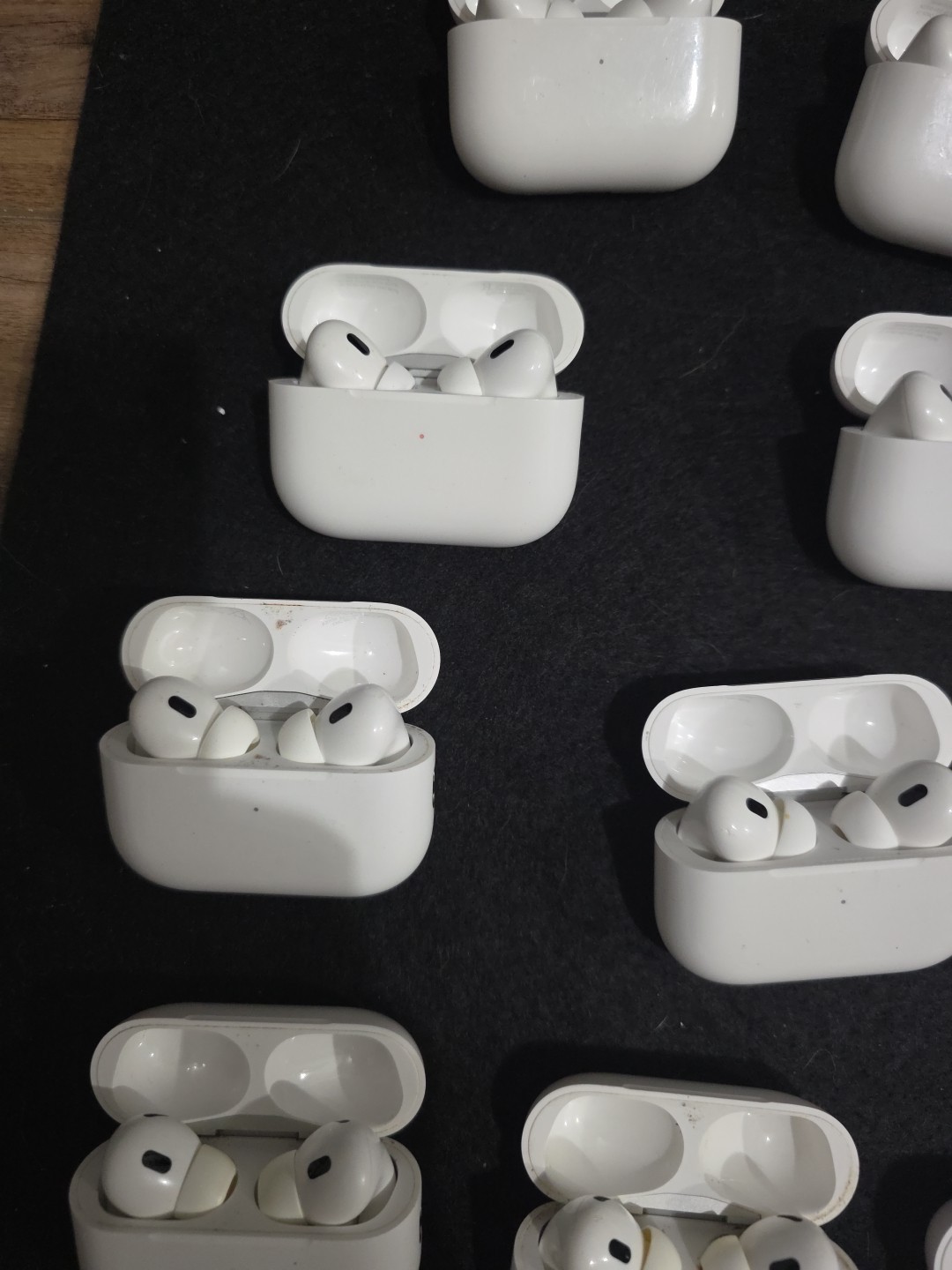Apple AirPods Pro 1st Gen Bluetooth Earbuds - photo 4