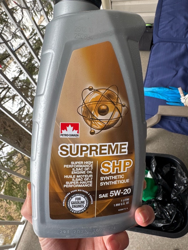 Supreme 5W-20 oil