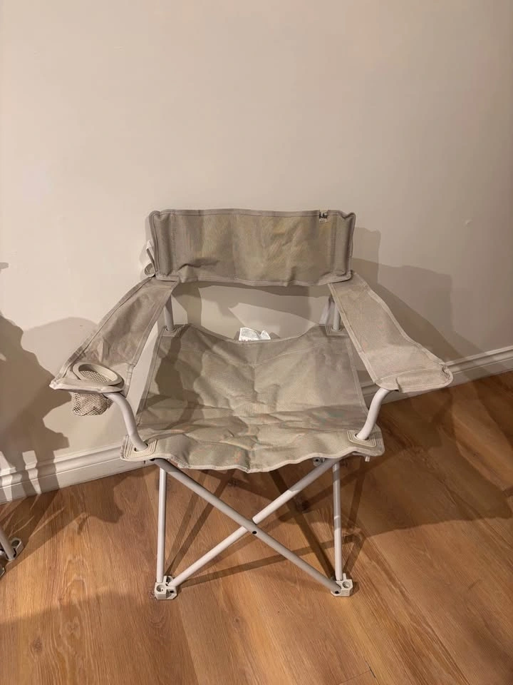 MOVING SALE – MUST GO BY APRIL 18: Pair of NEW Folding Chairs - photo 4