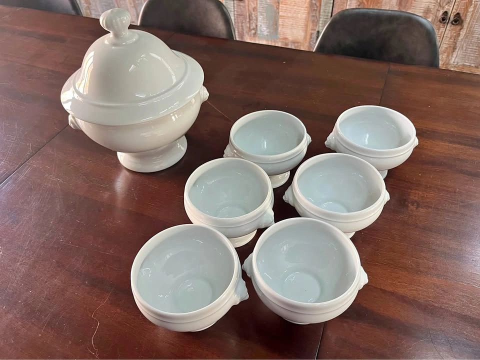William Sonoma Soup Tureen Set