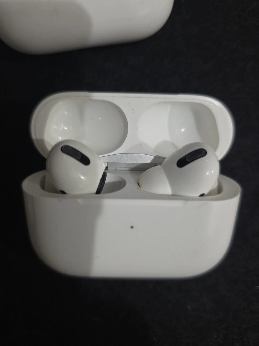 Apple AirPods Pro 2nd Gen w/ MagSafe Case (USB-C) - photo 4