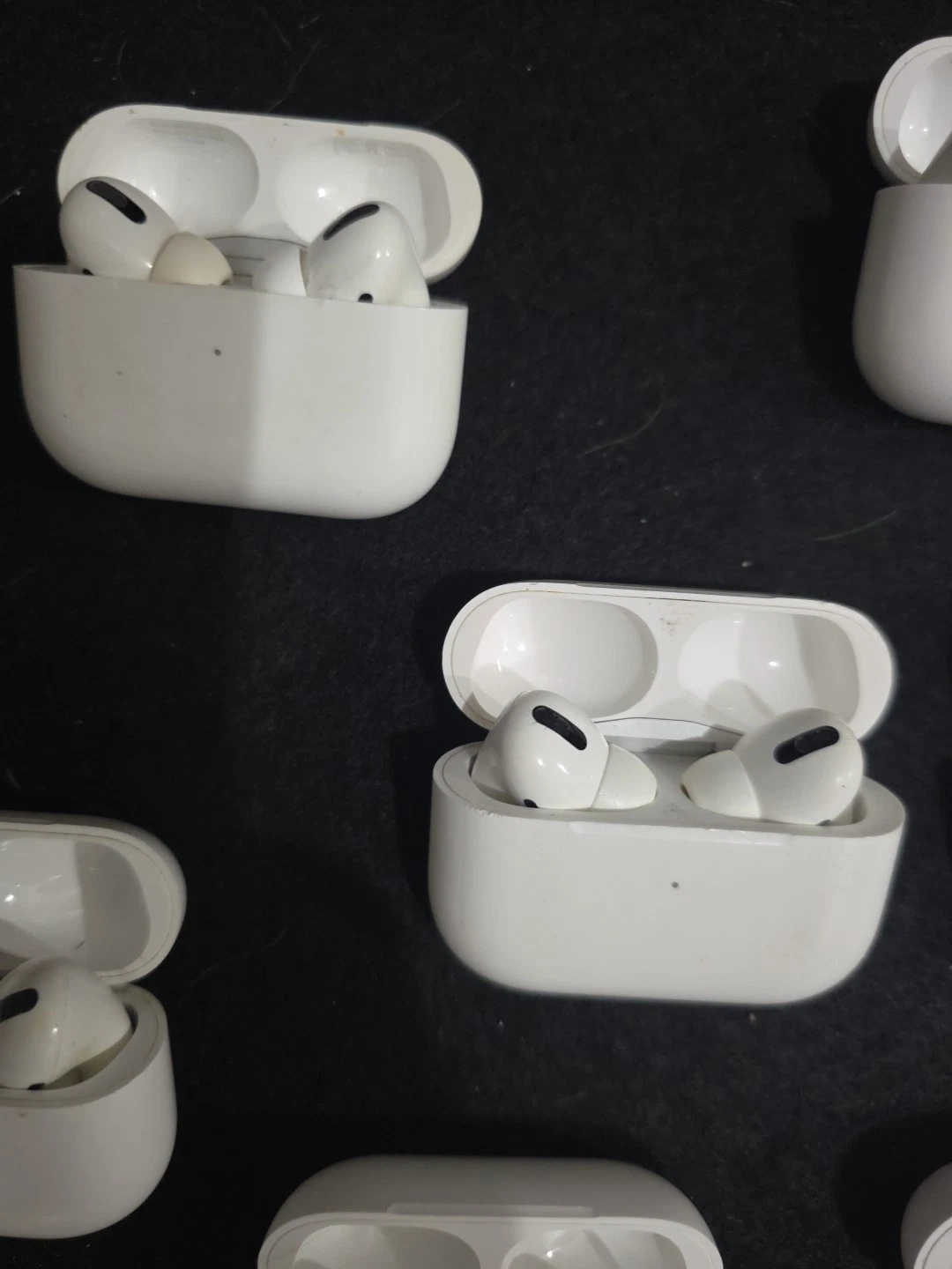 Apple AirPods Pro 2nd Gen w/ MagSafe Case (USB-C) - photo 5