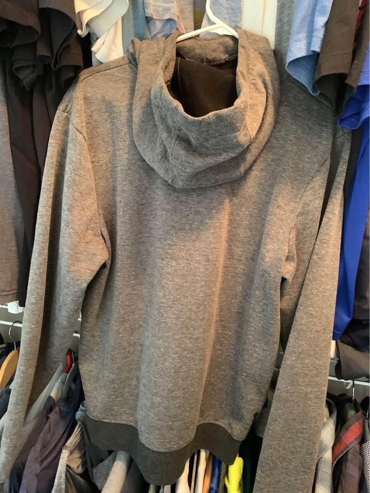 Bench hoodie - photo 2