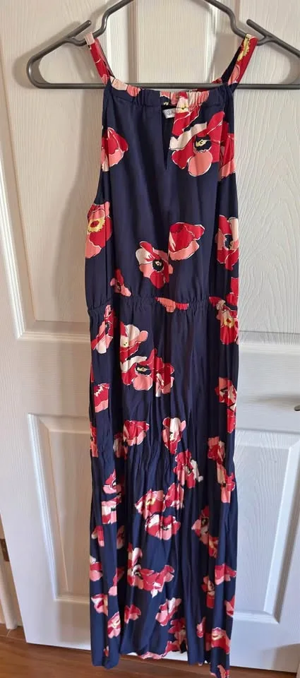 Women’s Beautiful Maxi Dress thumbnail