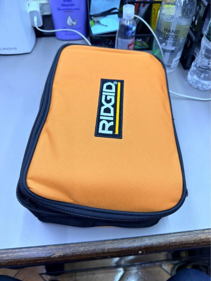 RIDGID 2x 4.0 Ah Battery Starter Kit w/ Charger & Bag - photo 3