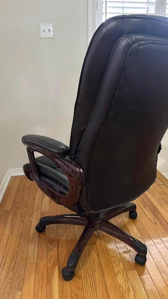 PICKUP ONLY - Executive Office Chair (Staples Westcliffe) - photo 3