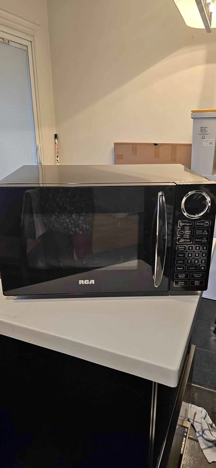 MICROWAVE OVEN