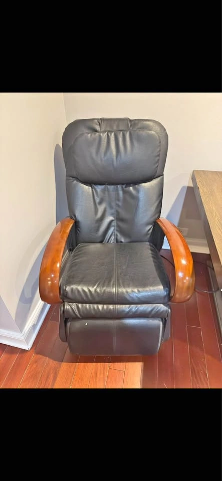 Sharper Image i-Massage Recliner HTT-10CRPV
