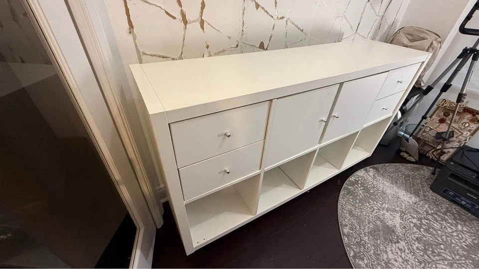 ** READ THE AD PLS ** IKEA Kallax 8-Cube Shelving Unit with draw
