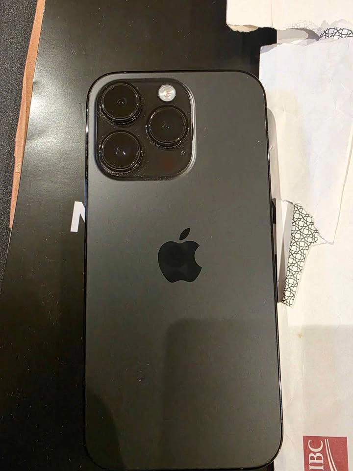 iPhone 14 Pro - photo 2