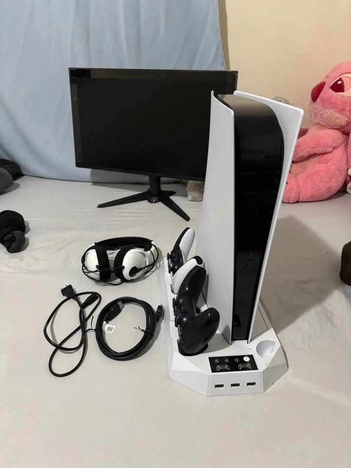 PS5 Digital Edition Console - photo 2