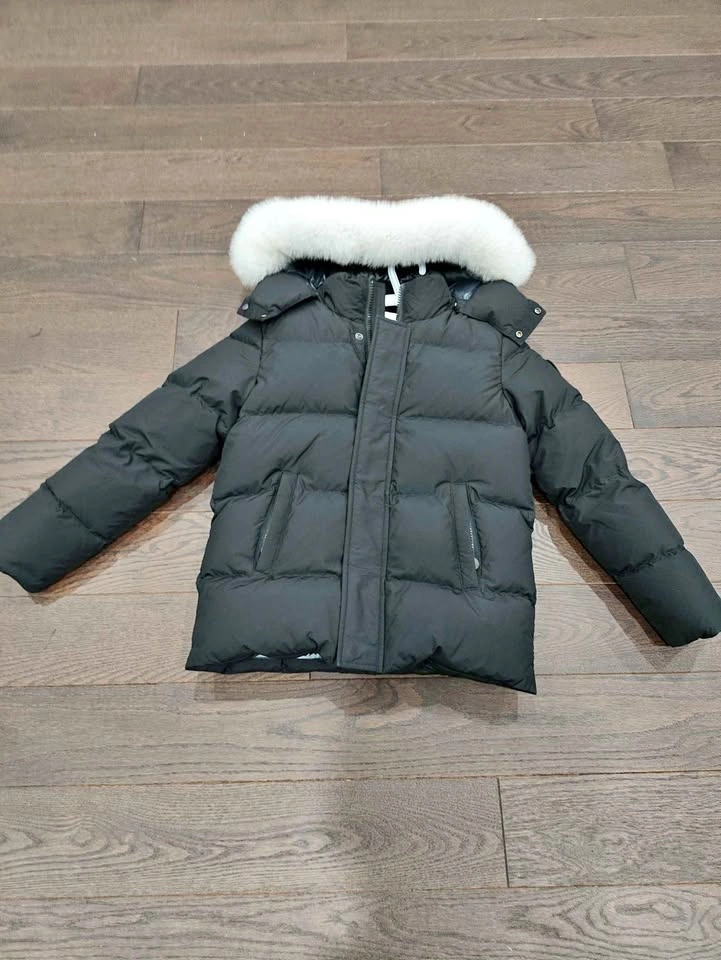 Moose knuckles jacket medium youth 99% NEW