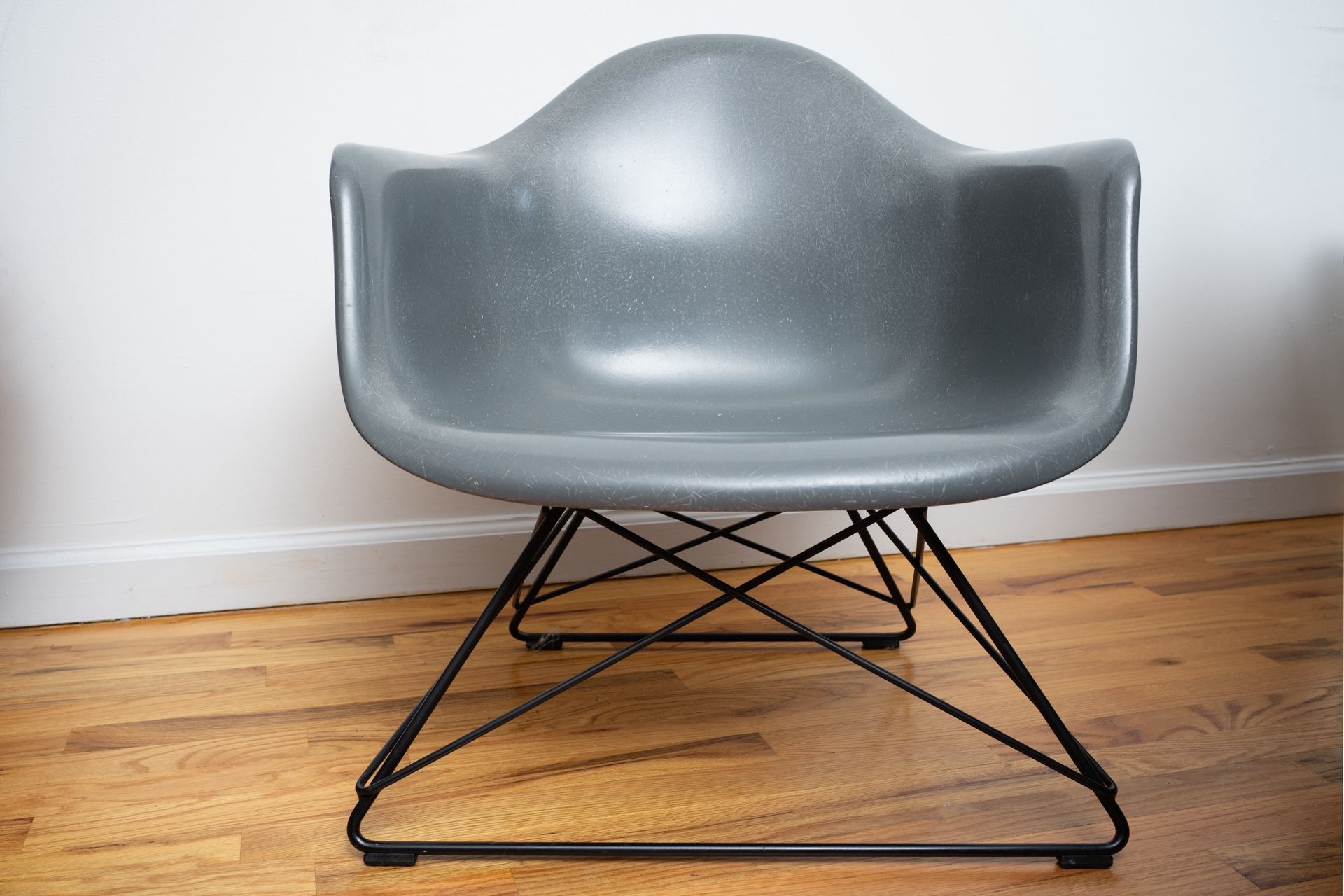 Eames Fiberglass LAR Chair - photo 2