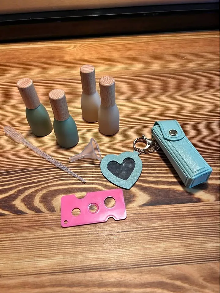 Essential oil/perfume rollerball bottles (set of 4 + carrier)