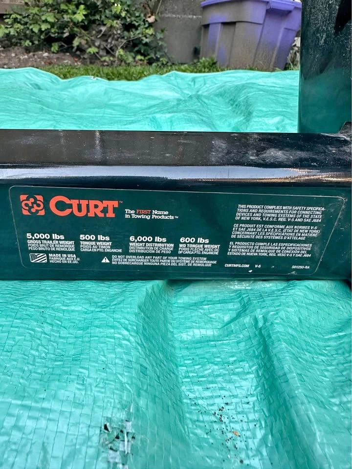 CURT 5000lb Universal Tow Hitch w/ Hardware(delivery available)