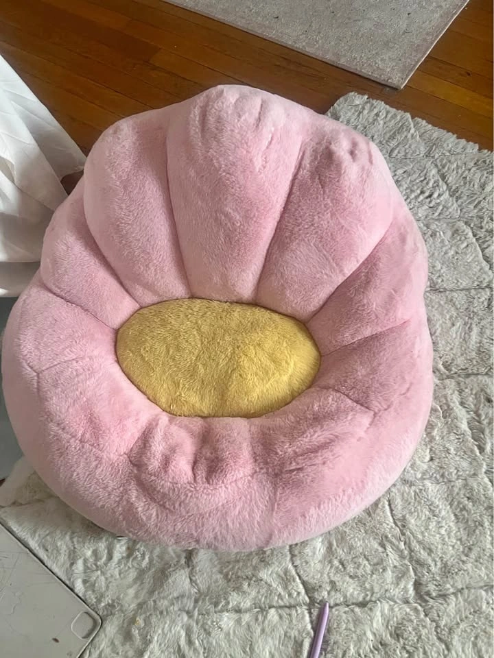 Pink plush flower cushion / pet bed