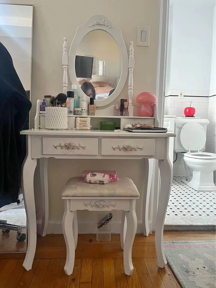White Vanity Table Set w Mirror and Stool