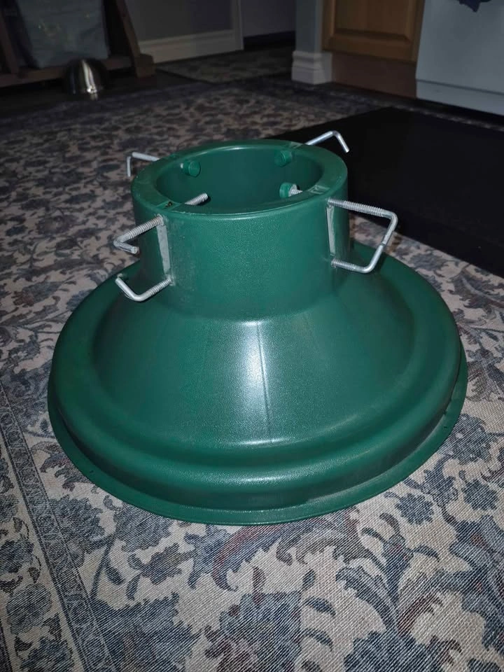 Tree Stand for a Real Tree - photo 4