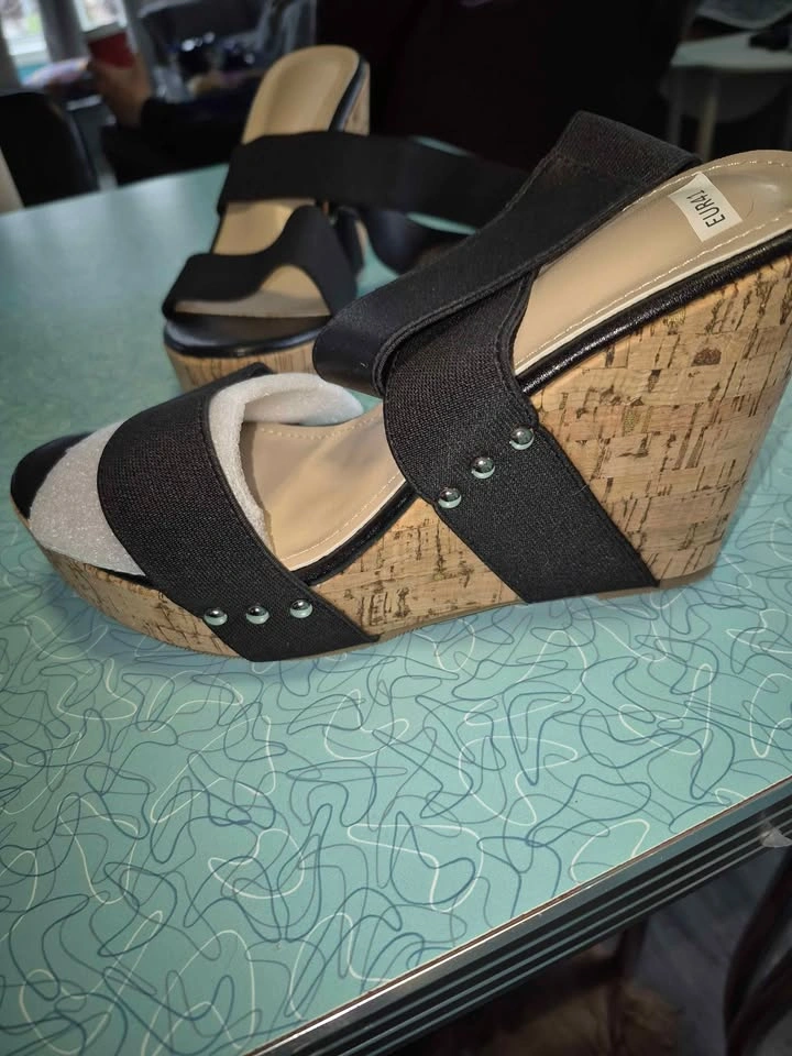BNIB Strap Wedge Heels, 41/Size 10 - photo 2