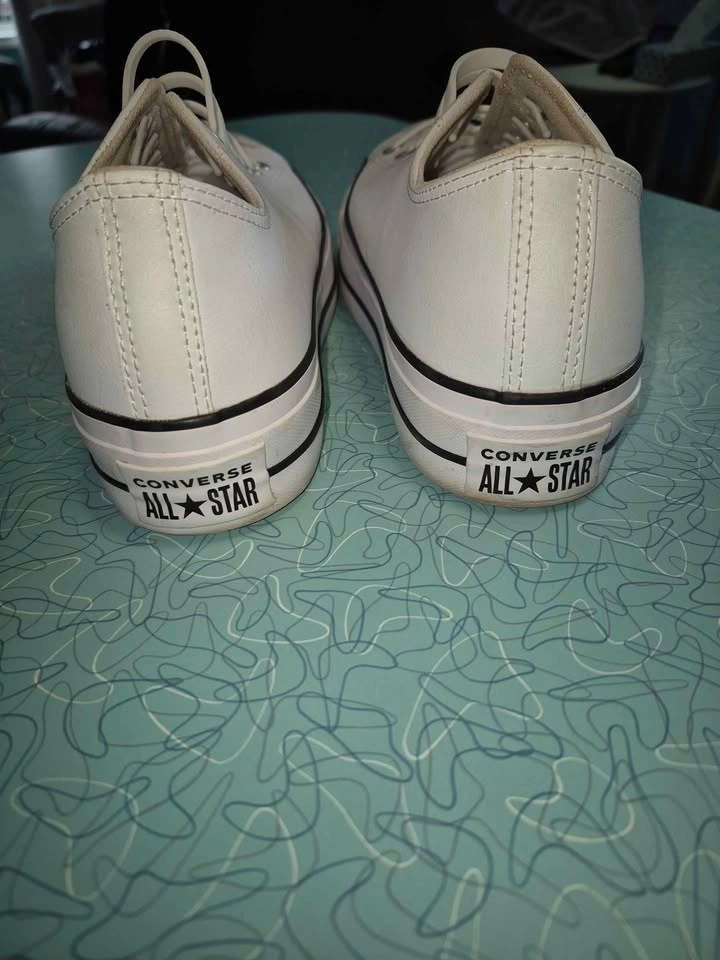 Leather Women's White Shoes, Size 9 but fits 10 - photo 5