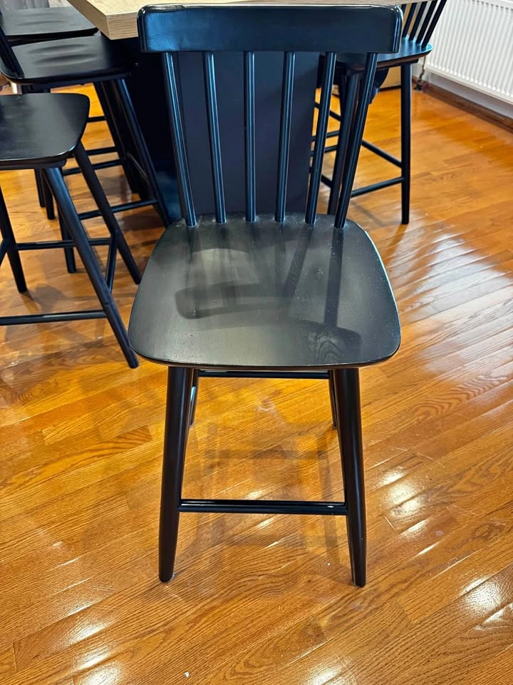 LUE BONA Windsor Wooden Bar Stools Set of 4. Like New