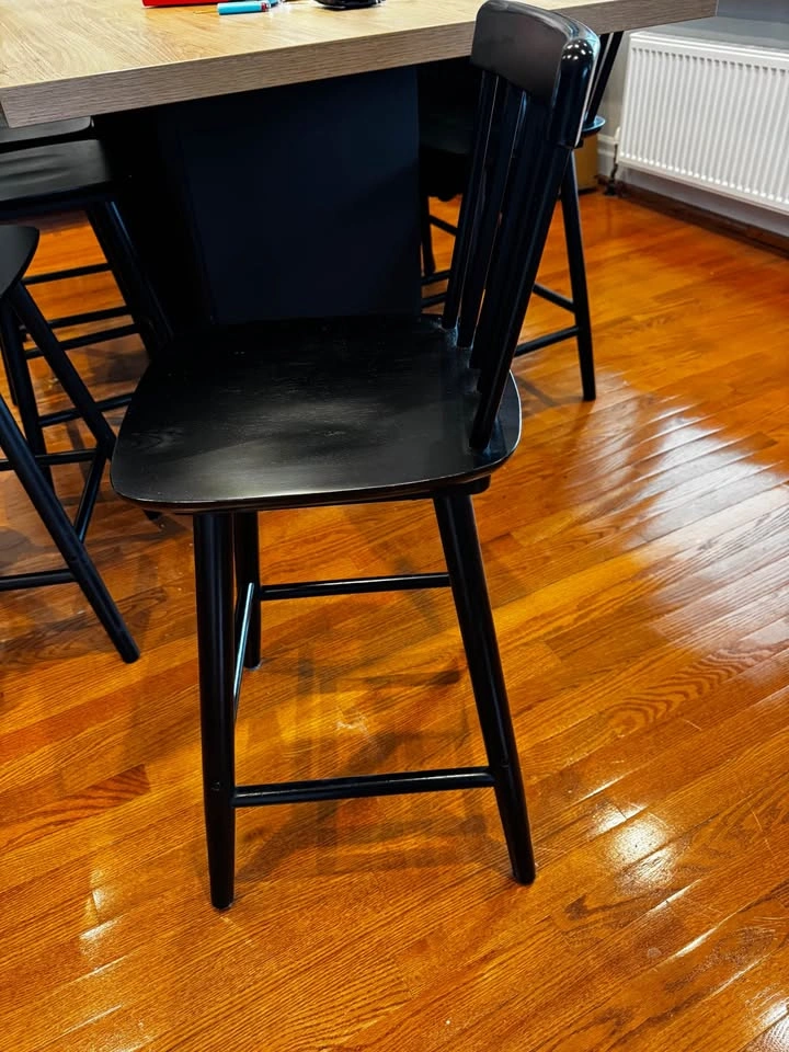 LUE BONA Windsor Wooden Bar Stools Set of 4. Like New - photo 2