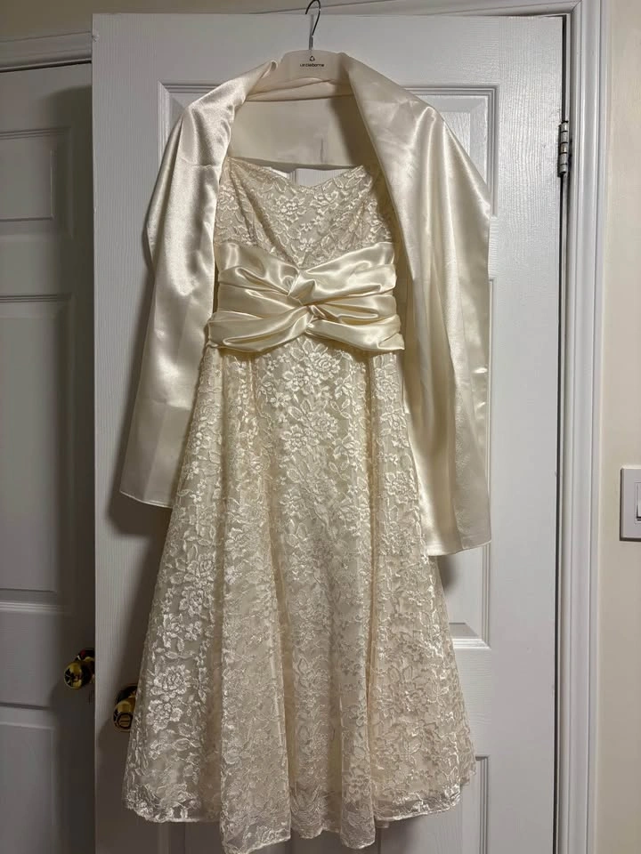 Cream Lace Dress with Stole - photo 2