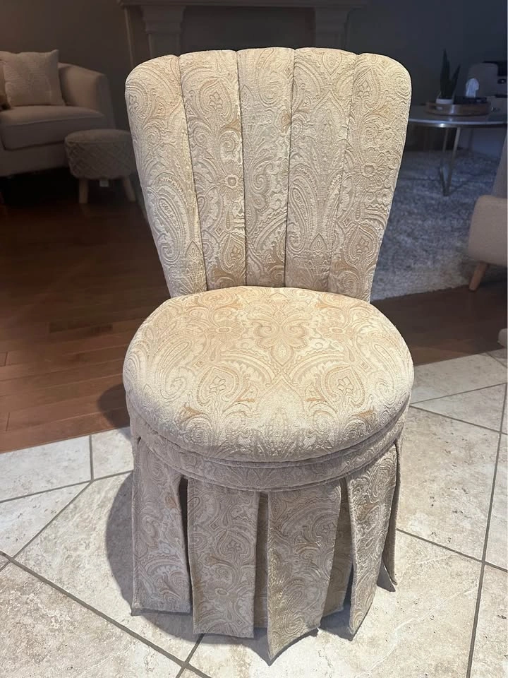 Bombay Vanity Chair - photo 3