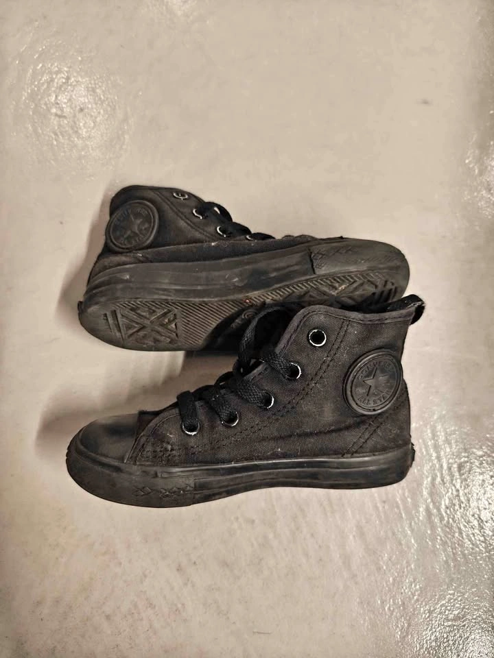 Converse Black Chuck Taylor - Size 10 Toddler