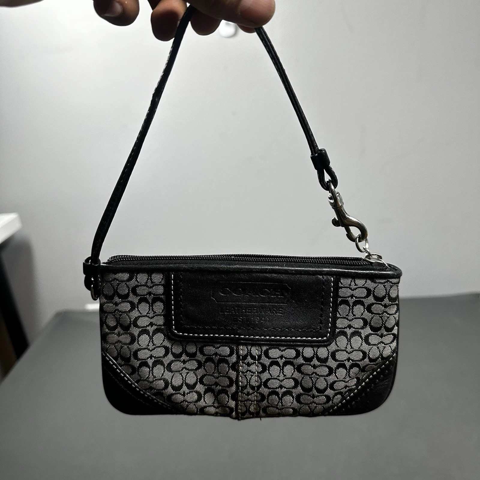 COACH Signature C Jacquard Wristlet Black & Grey Leather Trim - photo 2