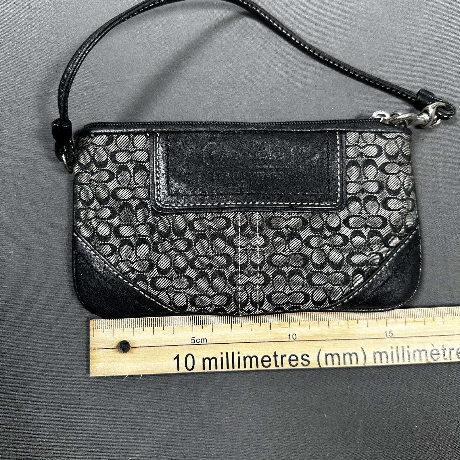 COACH Signature C Jacquard Wristlet Black & Grey Leather Trim - photo 5