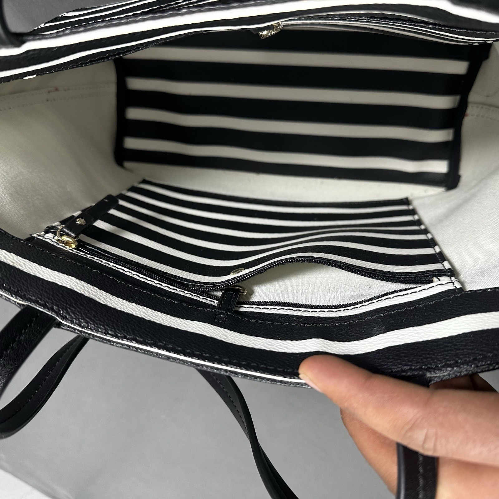 Kate Spade Black & White Striped Tote Bag Pink Bottom Leather Sh - photo 5