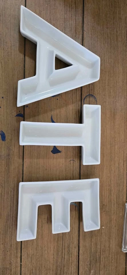 EAT Serving Dishes - photo 2