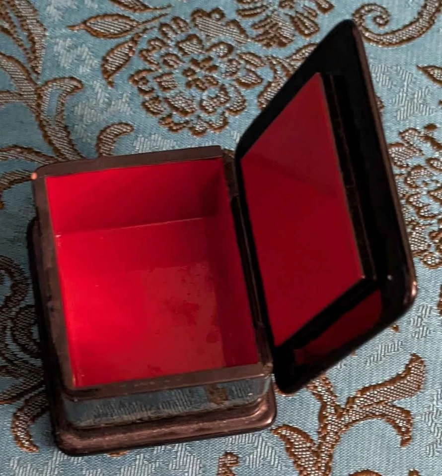Black Enamel Trinket Box with Painted Art - photo 2