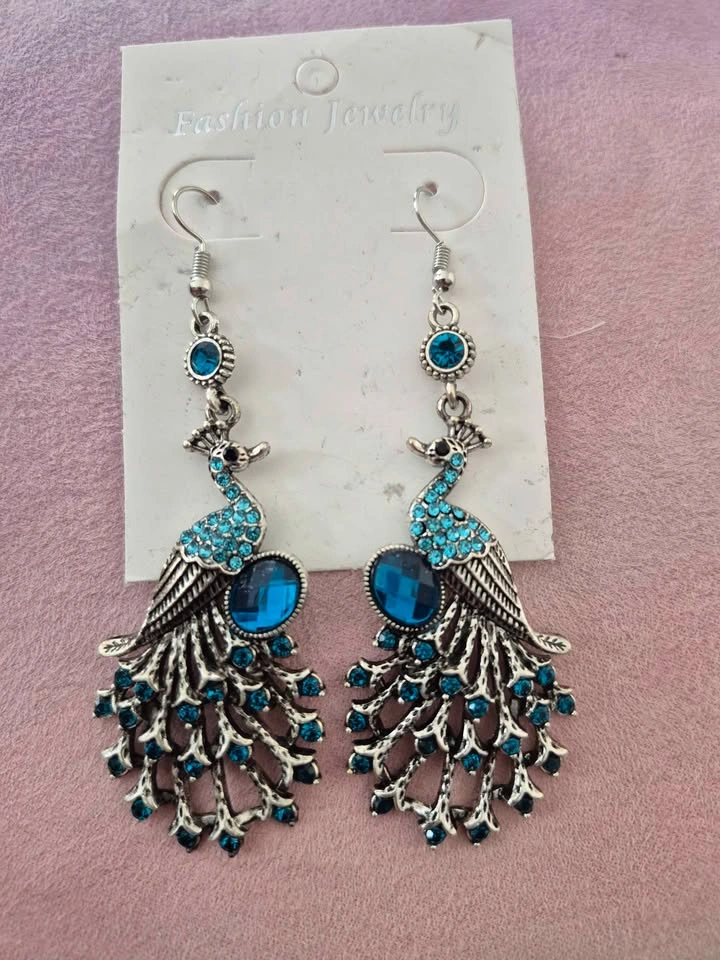 New Fashion Earring Bundle - 4 Pairs - photo 3