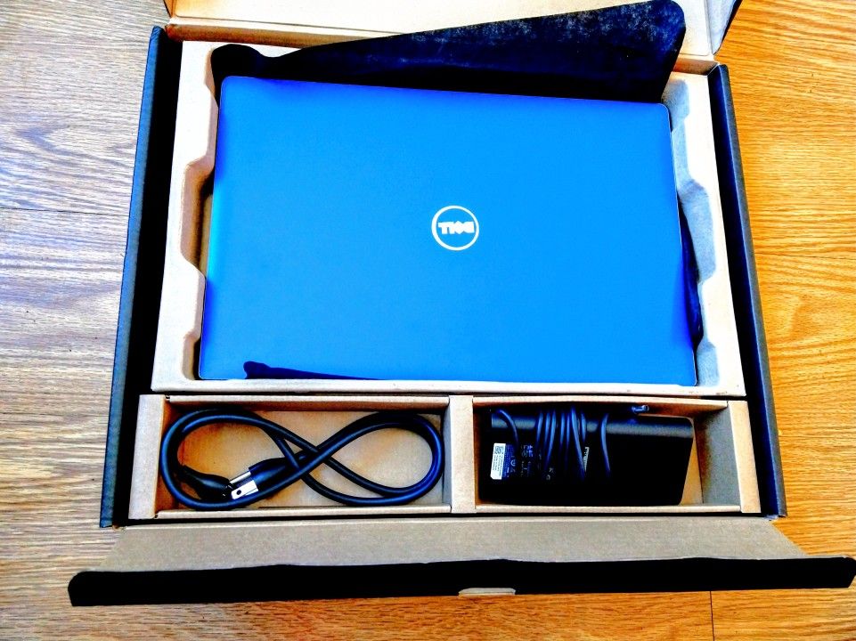 Dell XPS 15 7590 Laptop - i5, 16GB RAM, 512GB SSD