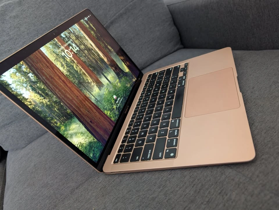 Macbook Air M1 2022 - Rose Gold (With Original Charger) - photo 2