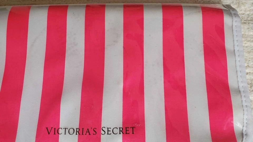 Victoria's Secret Travel Toiletry Case - photo 5