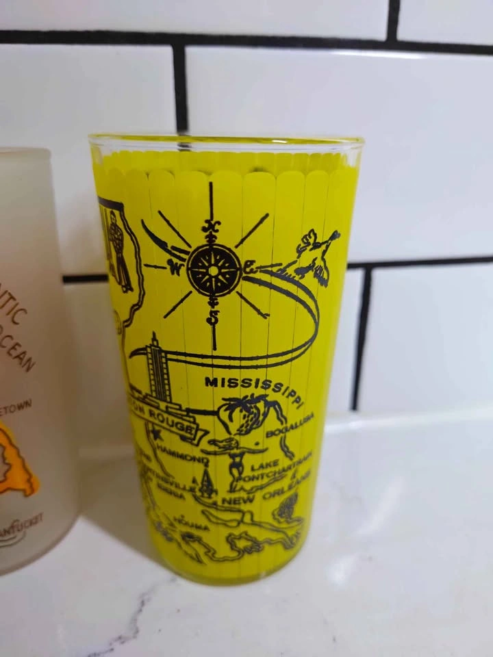 Vintage 60's Tourist Souvenir Frosted Glass Tumblers x3 - photo 3