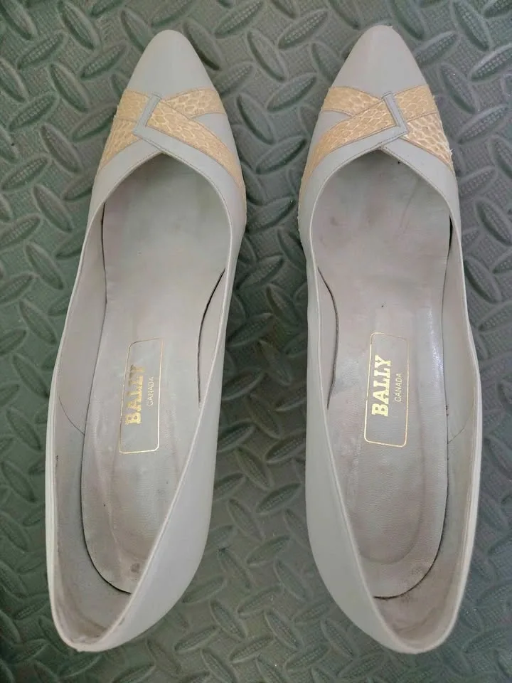Womens Shoes heels beautiful gray in great condition - photo 3